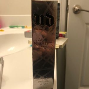 BRAND NEW UNOPENED UD ALL NIGHTER FOUNDATION
